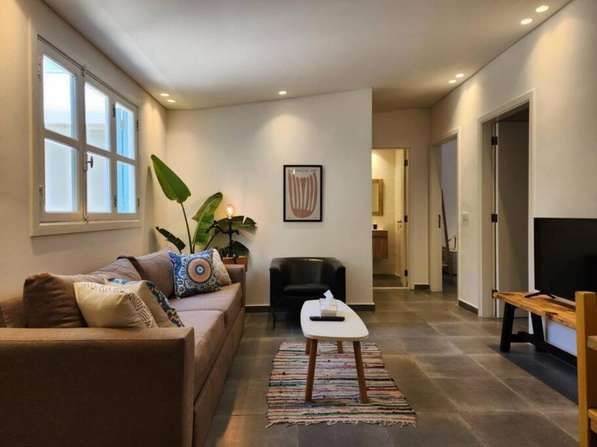 Railway House 2br W Front Yard Apartment *